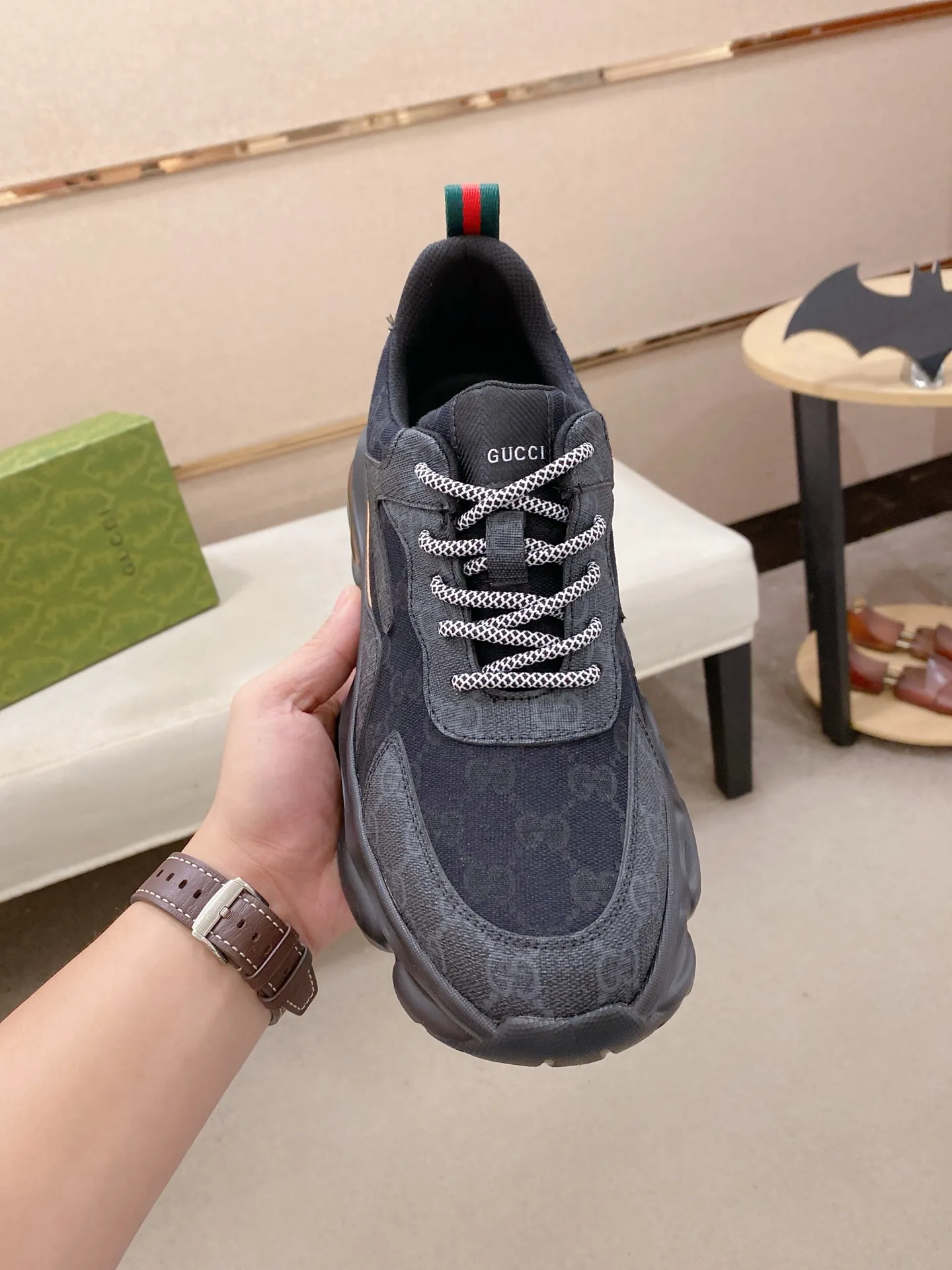 Men's clothing and shoes💰:462💰 (GUCCI) The latest model from the official website🎁🎁Casual and fashionable men's shoes👟, hot style💥The style is simple and elegant, exclusive for trendy men. Unique official website's latest brand elements👑original Gucci decoration, fashionable and generous, the fabric is original cowhide ✅sheepskin lining, the official website specifies wear-resistant casual outsole, the classic model is taken in kind at the counter🎬38-44 (can be customized for 45 non-refundable)